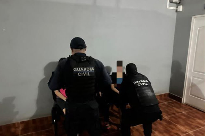 Unidades y elementos de corporaciones policiales en labores de vigilancia en Michoacán.