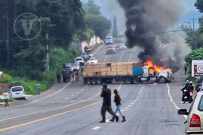 Unidades de la Guardia Civil y elementos de seguridad patrullando en la región de Tacámbaro y Salvador Escalante.
