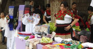 Muestra Textil Regional Lerma-Chapala con bordados y textiles tradicionales en Morelia.