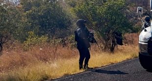 Policías repelen agresión armada en carretera Apatzingán-Acahuato