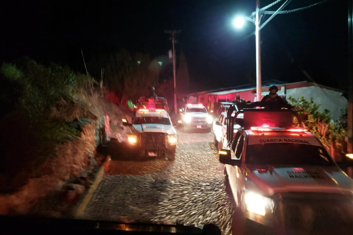 Policías municipales de Parácuaro son atacados con explosivos desde drones