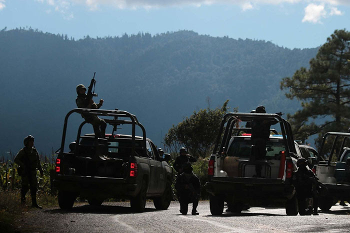 Investigan muerte de capitán de la Guardia Nacional en Aquila