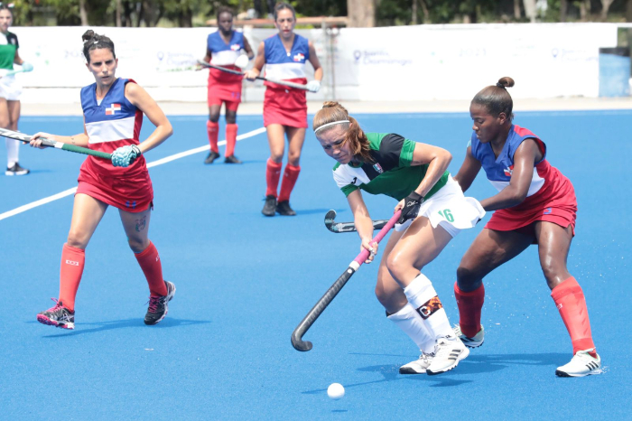 Jugadoras de Cuba celebran la medalla de oro en hockey sobre césped tras vencer a México en Santo Domingo 2026.