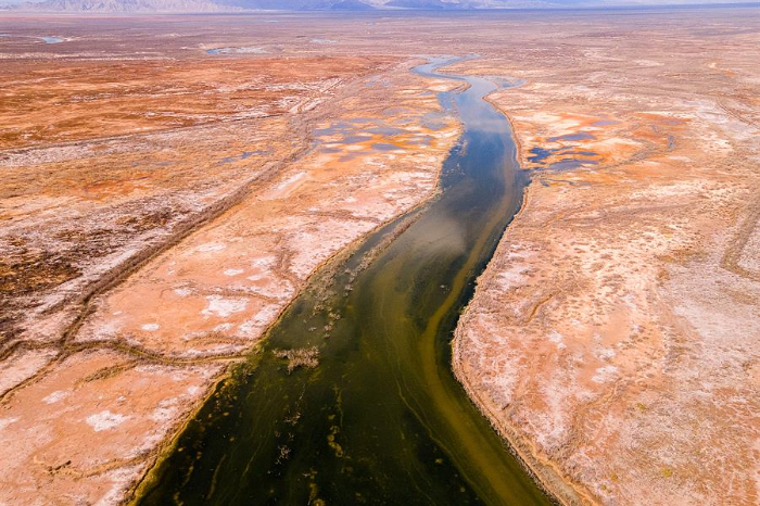 Estados Unidos recorta el suministro de agua en Arizona, California y Nevada por la sequía del río Colorado.