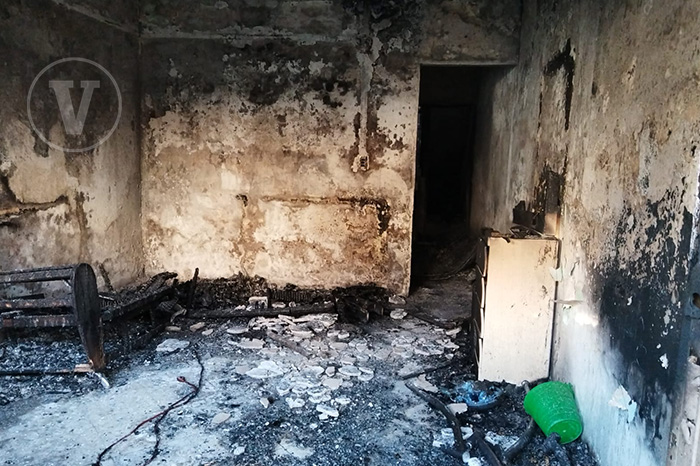 Imagen del interior del domicilio donde ocurrió el incendio.