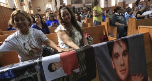 Seguidores rinden homenaje a Juan Gabriel en Ciudad Juárez a diez años de su fallecimiento