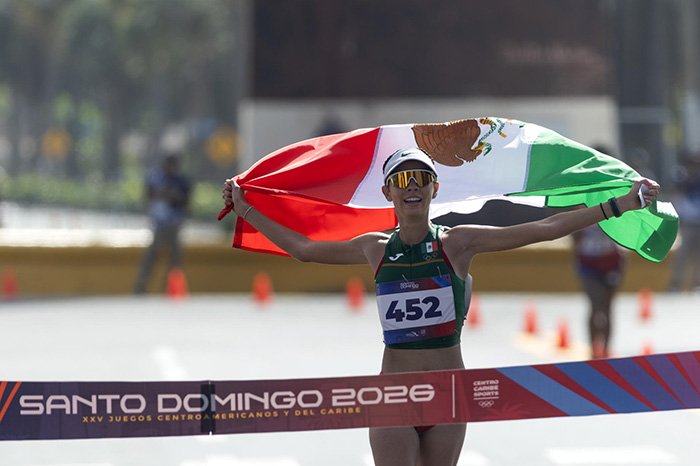 Atletas mexicanos celebran las siete medallas de oro obtenidas en los Juegos Centroamericanos y del Caribe Santo Domingo 2026.
