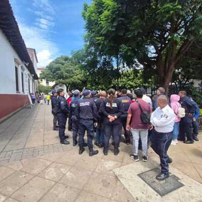 150 policías y agentes de tránsito despedidos en Uruapan