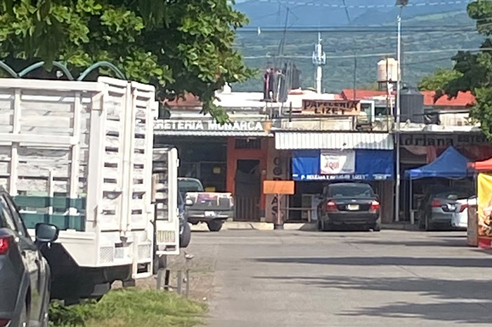 Elementos de auxilio y seguridad atendiendo reporte de agresión armada en la colonia 18 de Marzo.