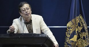 El expresidente de Colombia, Gustavo Petro, durante su conferencia magistral en la Universidad Nacional Autónoma de México.