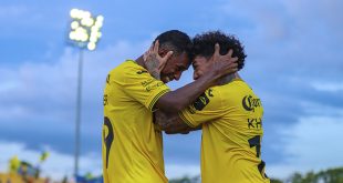 Acciones del partido de fútbol en el Estadio Carlos Iturralde Rivero de Mérida, Yucatán.