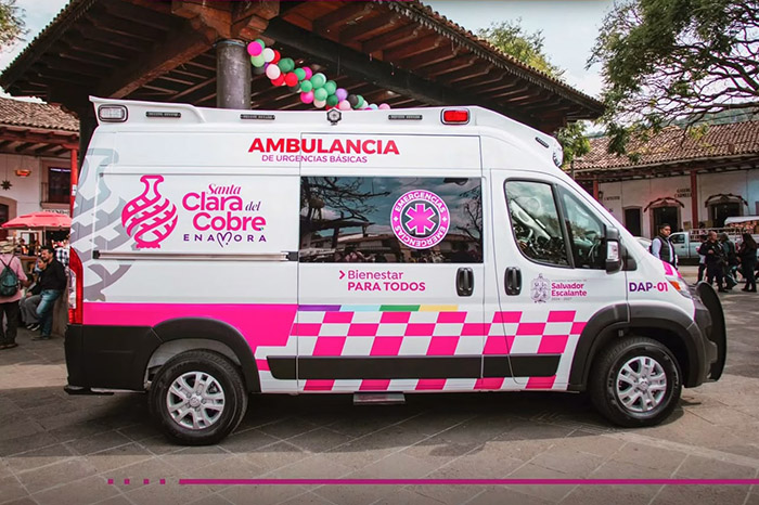 nueva unidad de emergencia adquirida por el Gobierno Municipal de Salvador Escalante.