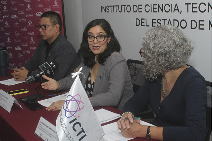 Rueda de prensa de la presentación del Festival de ciencia y geografía GeoH-Fest en Morelia.