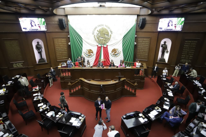 Sala de sesiones del Congreso del Estado de Michoacán durante la aprobación de la reforma en materia de seguridad.