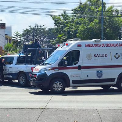 Zona acordonada por patrullas y elementos de seguridad sobre la avenida Periodismo en Morelia.