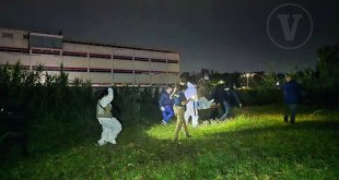 Elementos de seguridad y patrullas custodiando un predio baldío tras el hallazgo de un cuerpo en Morelia.