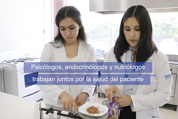 Estudiantes de la carrera de Nutrición en las instalaciones de la Universidad Vasco de Quiroga en Morelia.