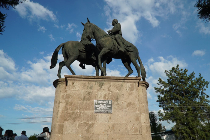 Monumento histórico conmemorativo del encuentro entre Miguel Hidalgo y José María Morelos en el municipio de Charo.