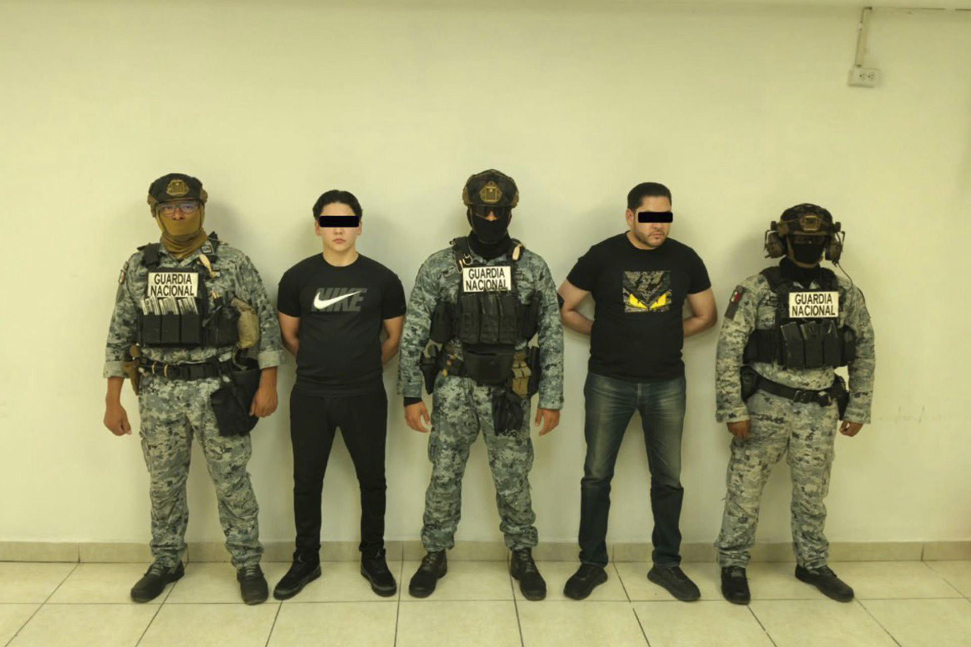 Despliegue de elementos de la Guardia Nacional y el Ejército Mexicano durante la captura de un objetivo prioritario.