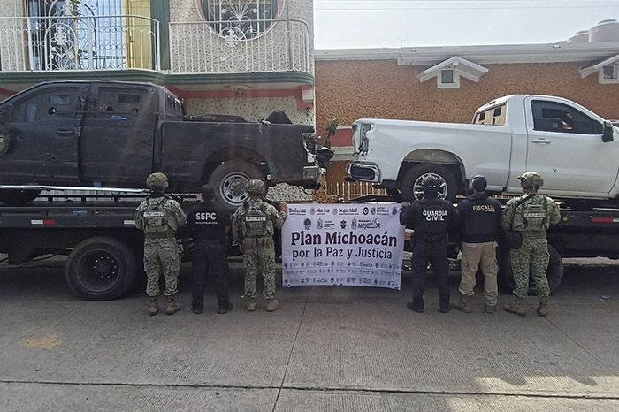Unidades del Ejército Mexicano y de la Guardia Civil desplegadas en labores de vigilancia e investigación en Michoacán.