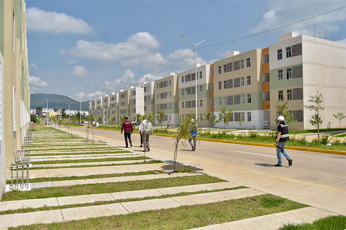 Vista de complejos habitacionales y desarrollos de vivienda de interés social en Morelia.