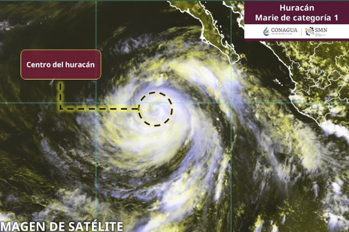 Imagen satelital de la formación ciclónica del huracán Marie acercándose al noroeste de México.