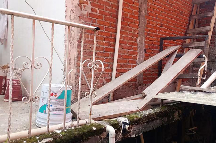 Albañiles heridos tras caer de un andamio en una construcción de Uruapan, Michoacán.