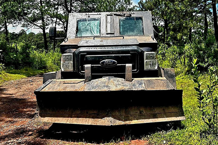 Camión “monstruo” con blindaje artesanal asegurado en Tingüindín