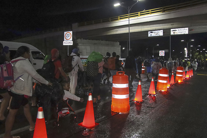 Caravana con más de 600 migrantes retoma camino desde Tapachula rumbo a Estados Unidos