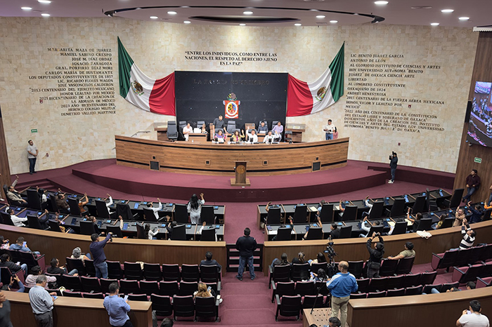 Congreso de Oaxaca desaparece el Ayuntamiento de Juchitán tras detención del alcalde