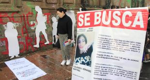 Protesta de familiares de personas desaparecidas en el Centro de Morelia.