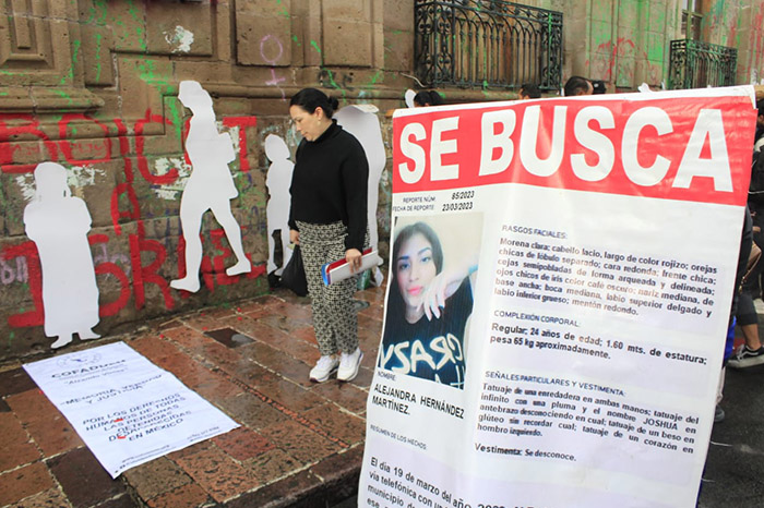 Protesta de familiares de personas desaparecidas en el Centro de Morelia.