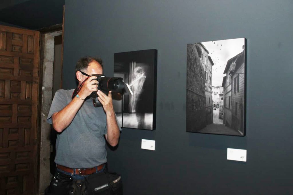 Exposición El lado inmóvil del tiempo en el Centro Cultural Clavijero