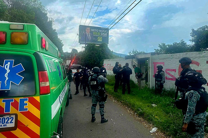 Hombre muerto localizado en un lote baldío de Uruapan
