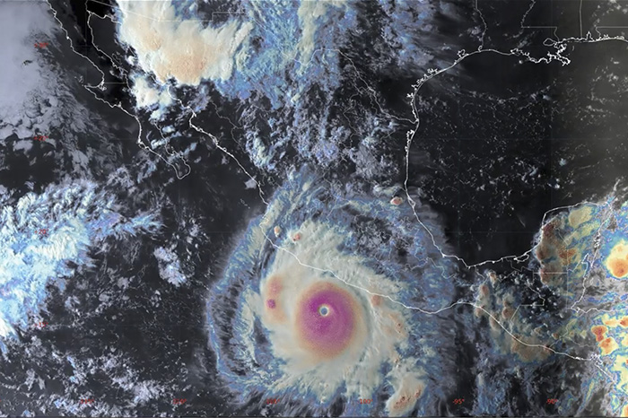 Imagen satelital meteorológica que detalla la fuerza e intensidad del huracán Polo en categoría 5.