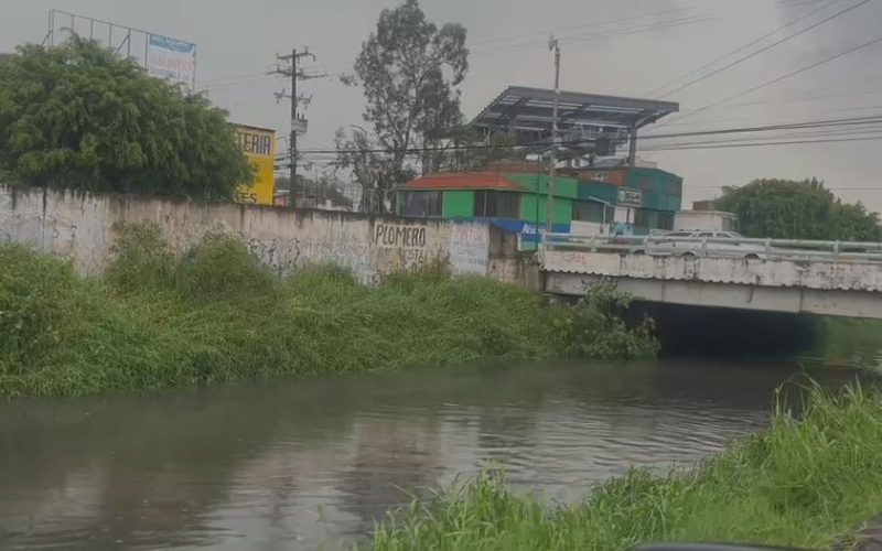 Lluvias azotan Morelia; PC vigila drenes y calles anegadas