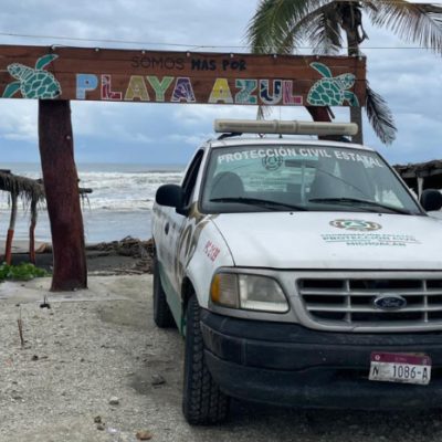 Fuertes lluvias y nubosidad densa en la región costera de Michoacán debido al paso del huracán Polo.