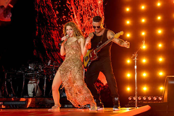 Shakira y Alejandro Sanz cantan juntos durante concierto en Madrid