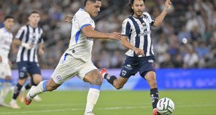 Acciones de partido de fútbol profesional disputado en el torneo Apertura 2026 del balompié mexicano.