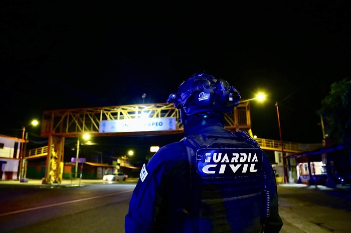 policías de Indaparapeo