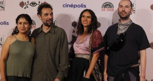 Nicolás Pereda y la actriz Rosa Estela Juárez durante la presentación de la película en Morelia.