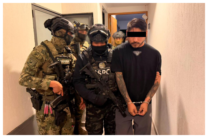 Elementos de la Marina y Guardia Nacional durante operativo de seguridad e inteligencia.
