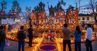 Presentaciones culturales en la Plaza Vasco de Quiroga de Pátzcuaro
