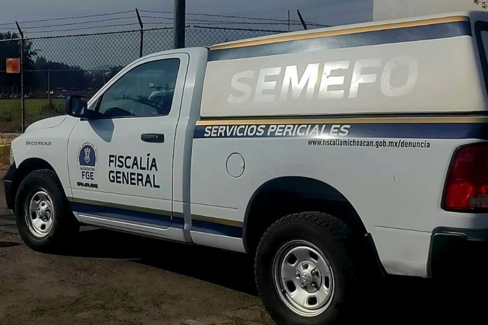 Cintas de acordonamiento y patrullas de la FGE resguardando la zona en Sahuayo.