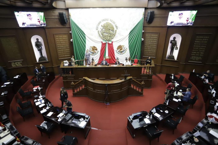Diputadas y diputados durante la votación del dictamen de salud en la 76 Legislatura.