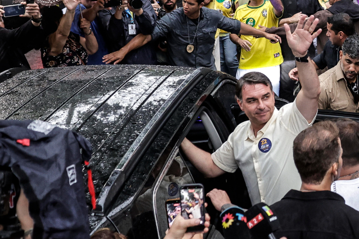 Brasil cancela pasaportes de Flávio Bolsonaro por orden