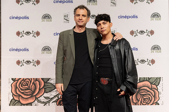 Jonás Cuarón y el actor Juan Daniel García Treviño en la presentación de la película Campeón gabacho.