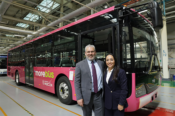 Autobús híbrido Yutong en línea de ensamblaje para el sistema Morebús de Morelia.