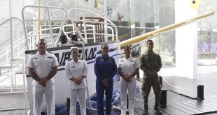 Módulos informativos y recreativos de la Secretaría de Marina en las instalaciones de Ceconexpo.