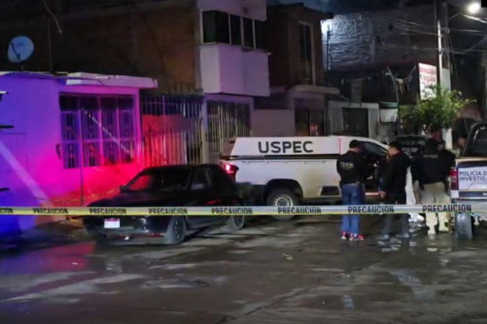Fachada de una vivienda en la colonia Loma Larga, al sur de Morelia, donde fue hallado un hombre sin vida.